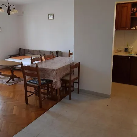 Vrzina * Kaštela