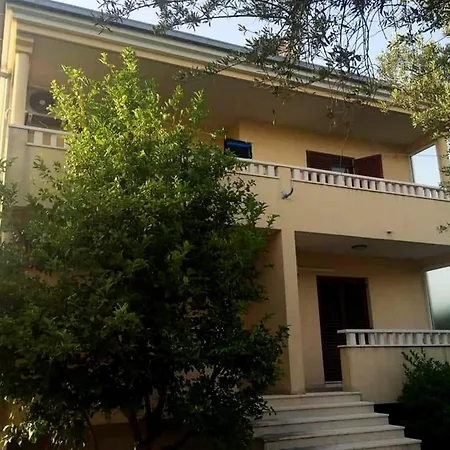 Vrzina * Kaštela